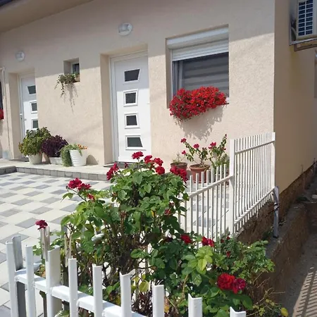 Apartament Leda Semendria