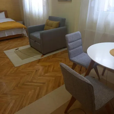 Leda Apartment